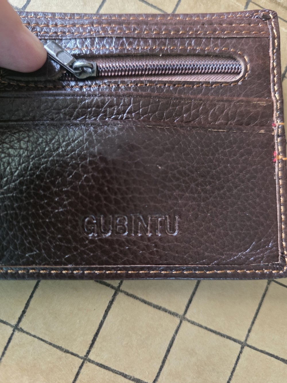 GUBINTU Brown Two‑Tone Leather Bifold Wallet  Multi‑Card Slots & ID Window - Picture 4 of 8